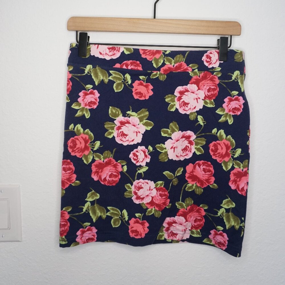 Forever 21 Flower Fitted Mini Skirt